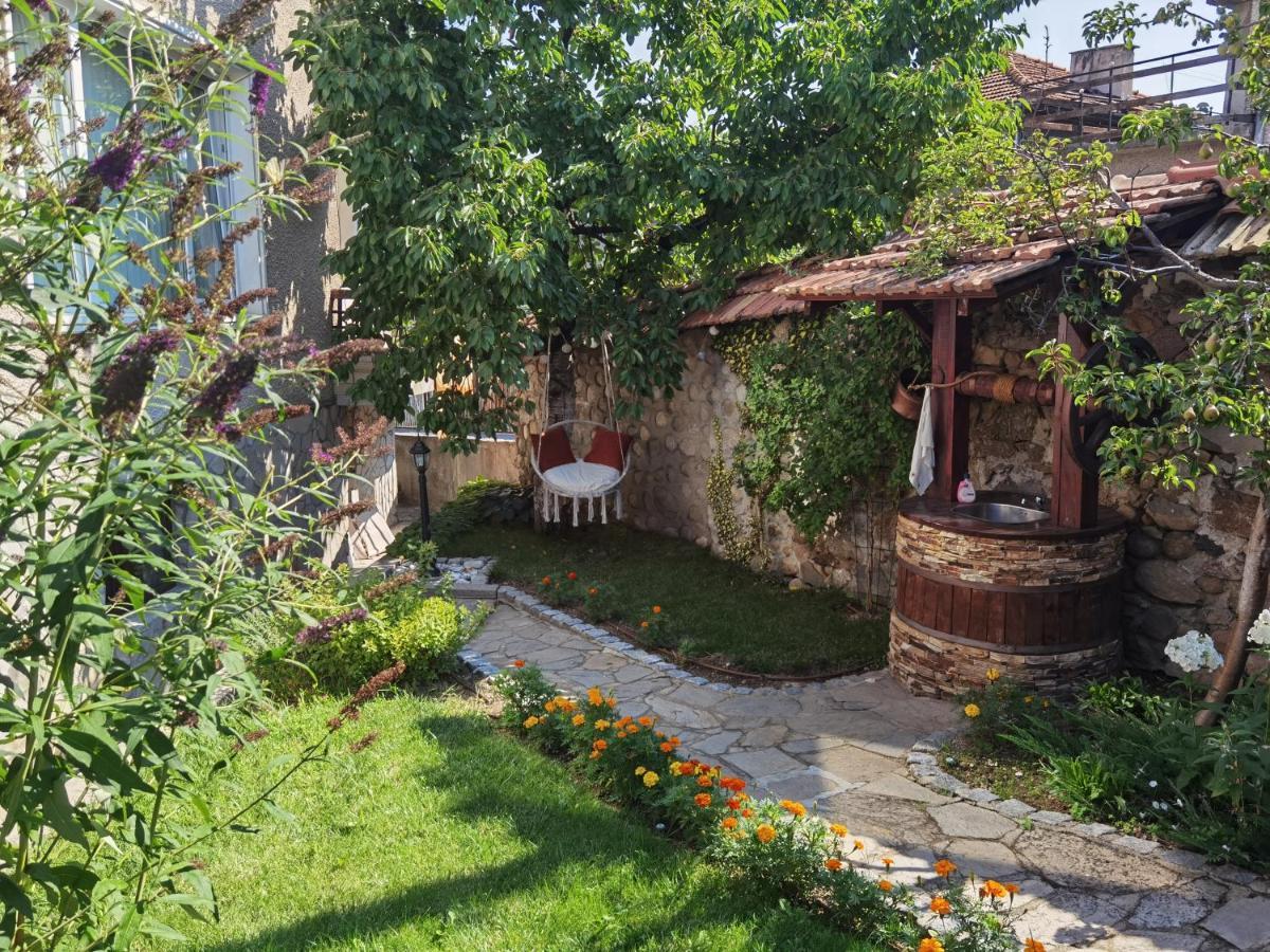 Mira Guest House Dobrinishte Exterior photo